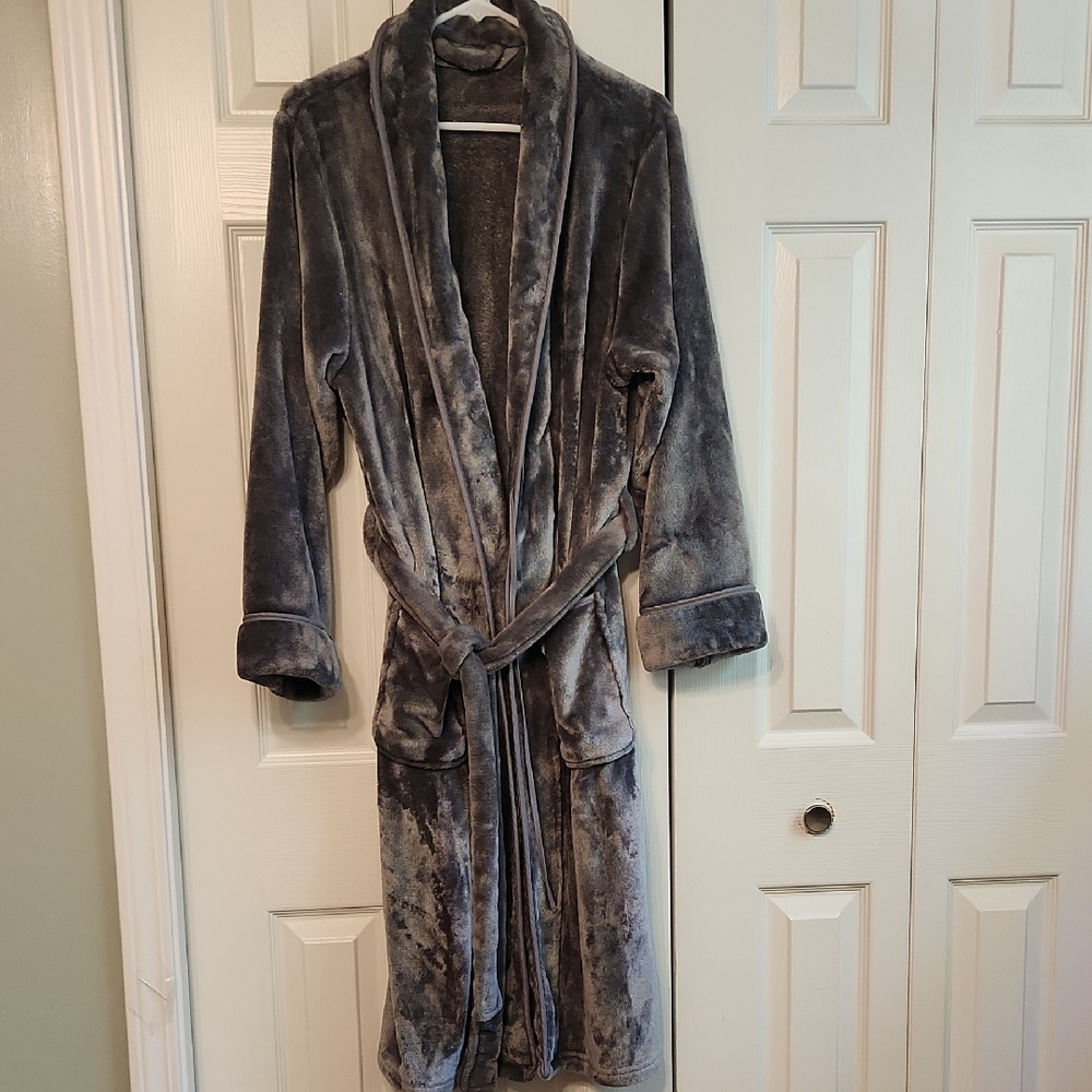 Brookstone Gray Nap Robe Small/Medium